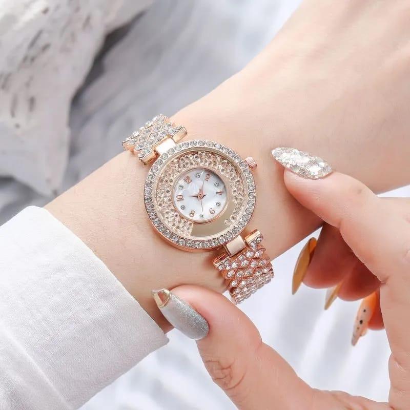 Stylish Women's Quartz Watch
