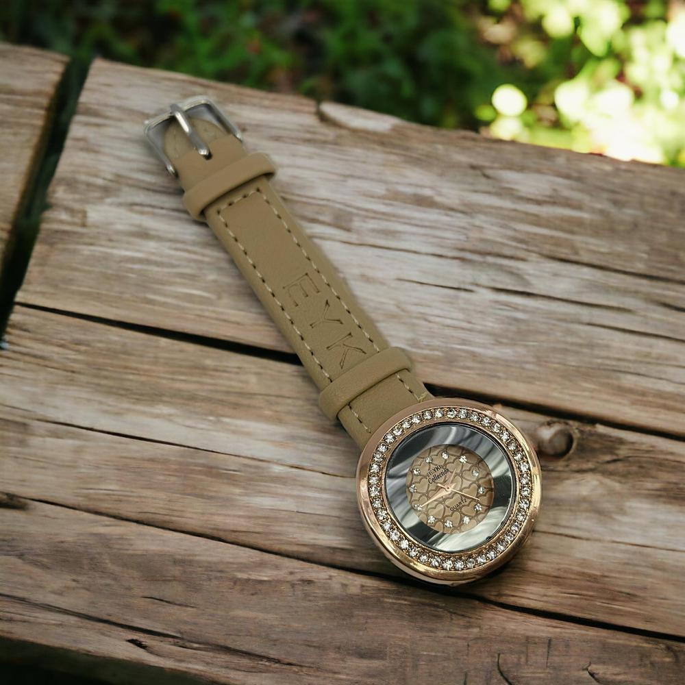 Luxury Leather Strap Watch for Women's