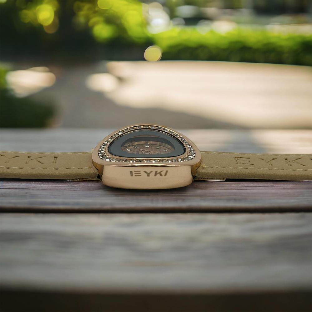 Luxury Leather Strap Watch for Women's